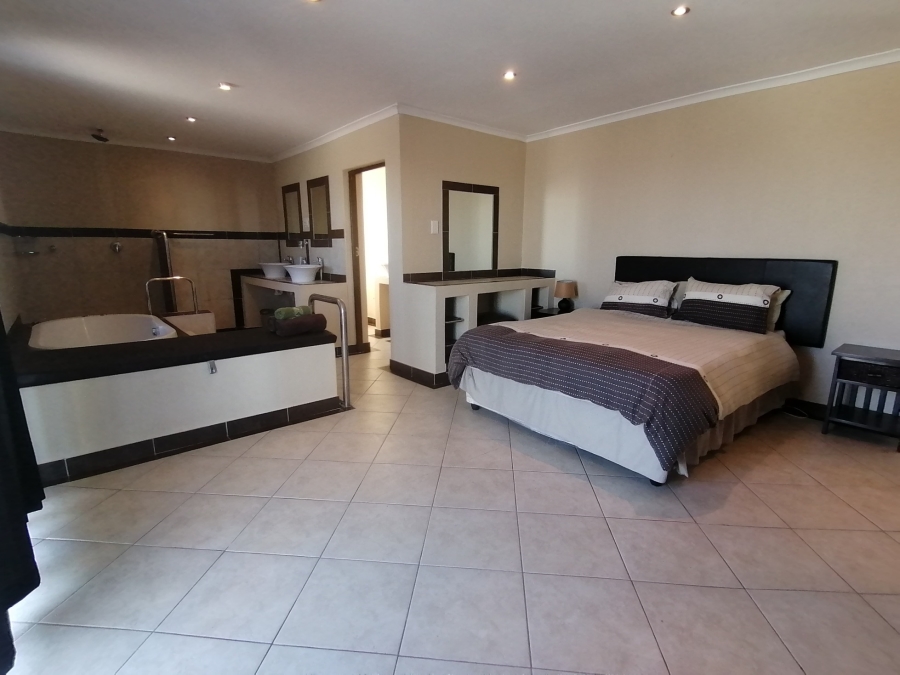 5 Bedroom Property for Sale in Bettys Bay Western Cape